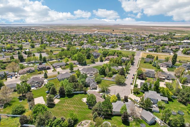 238 KAY CIR, Kaysville, UT 84037