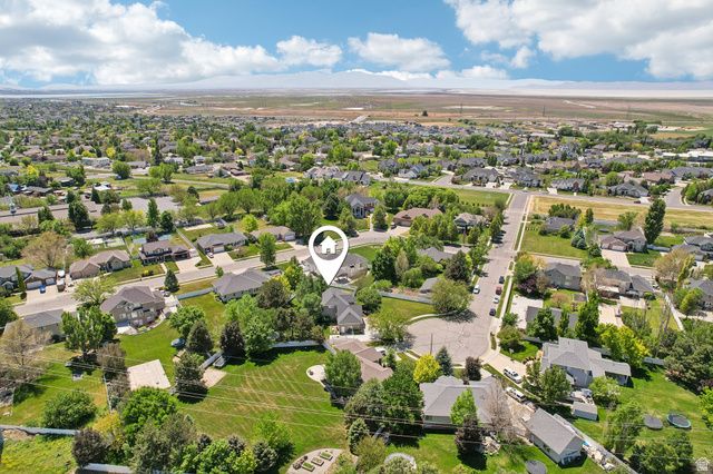 238 KAY CIR, Kaysville, UT 84037