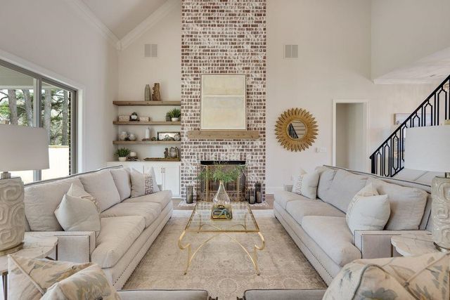 597 CEDAR SHADOWS CIR W, Collierville, TN 38017