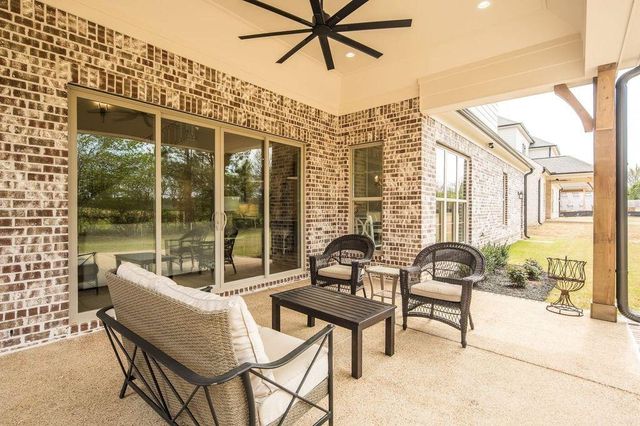 597 CEDAR SHADOWS CIR W, Collierville, TN 38017