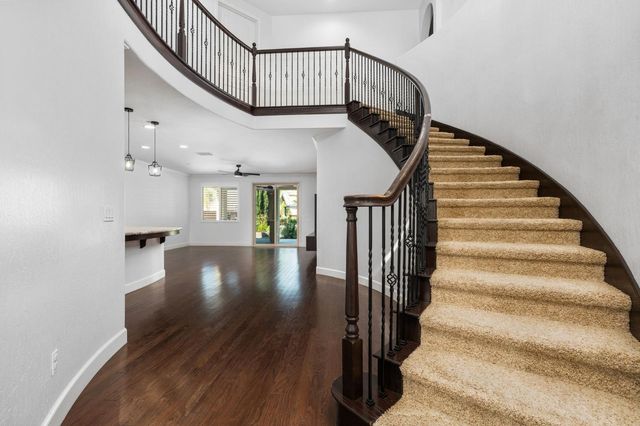 2868 Graybark Avenue, Clovis, CA 93619
