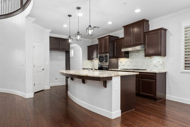 2868 Graybark Avenue, Clovis, CA 93619