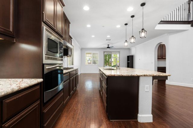 2868 Graybark Avenue, Clovis, CA 93619