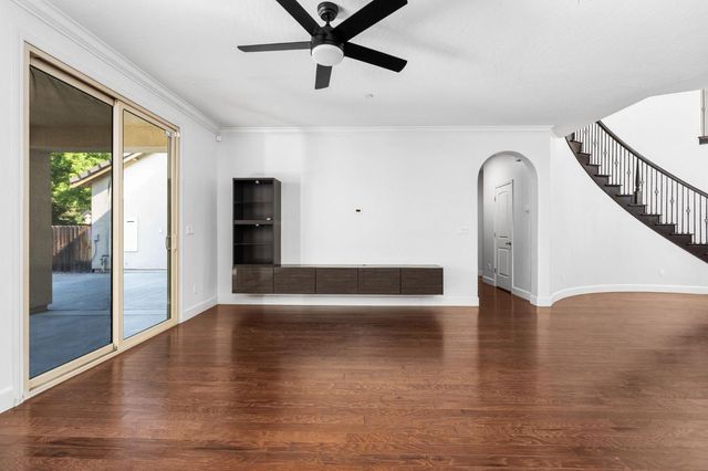 2868 Graybark Avenue, Clovis, CA 93619