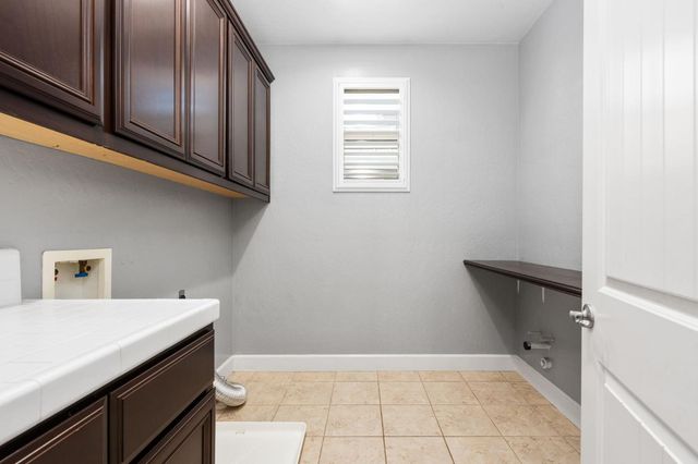 2868 Graybark Avenue, Clovis, CA 93619