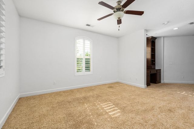 2868 Graybark Avenue, Clovis, CA 93619