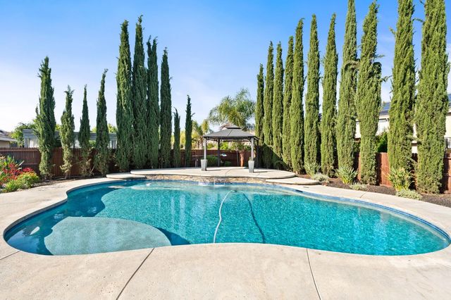 2868 Graybark Avenue, Clovis, CA 93619
