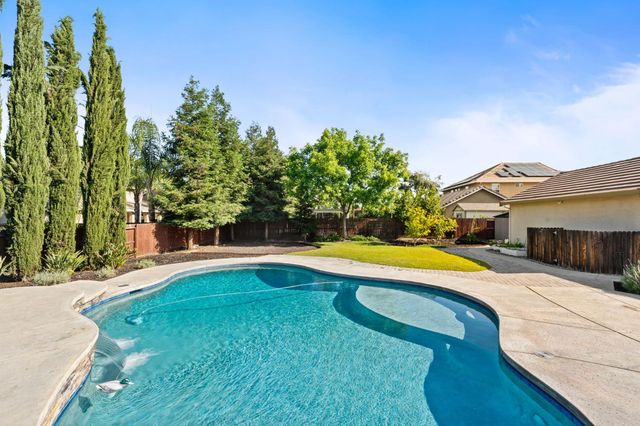 2868 Graybark Avenue, Clovis, CA 93619