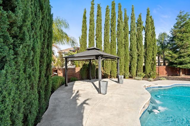 2868 Graybark Avenue, Clovis, CA 93619