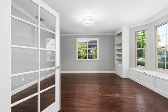 2868 Graybark Avenue, Clovis, CA 93619