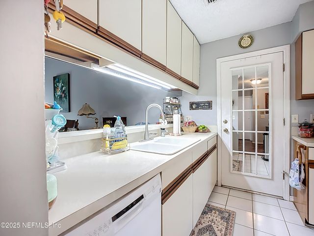 4158 HANGING MOSS Court, Jacksonville, FL 32257
