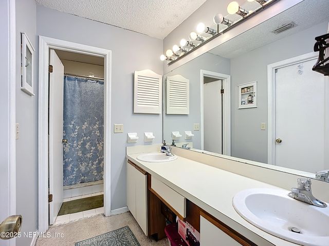4158 HANGING MOSS Court, Jacksonville, FL 32257