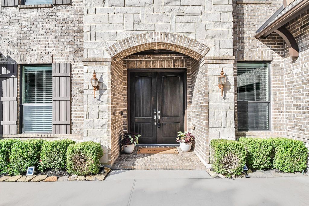67 Azure Lake Court, Katy, TX 77494