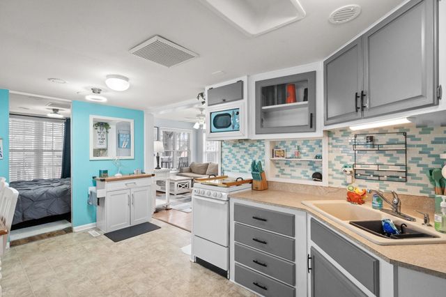 6001 - 5542 S Kings Hwy., Myrtle Beach, SC 29575