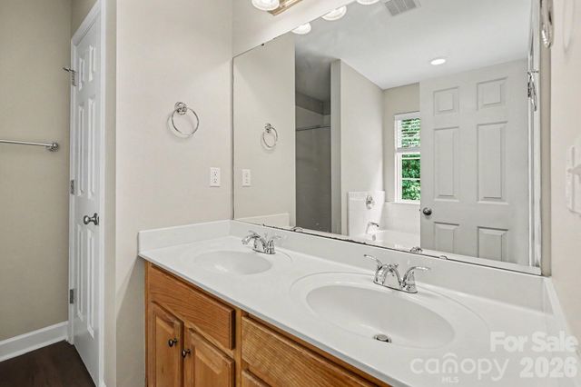 8539 Suttonview Drive, Charlotte, NC 28269