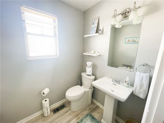 118 Forest Dr, Seven Fields Boro, PA 16046