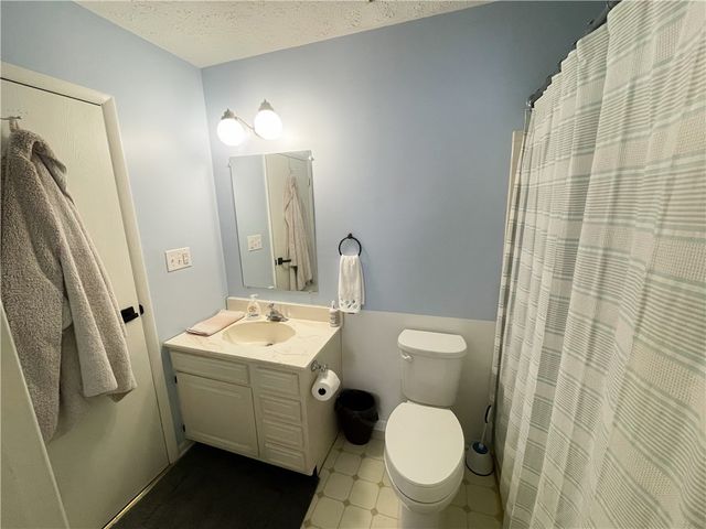 118 Forest Dr, Seven Fields Boro, PA 16046