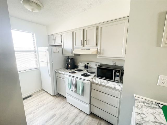 118 Forest Dr, Seven Fields Boro, PA 16046
