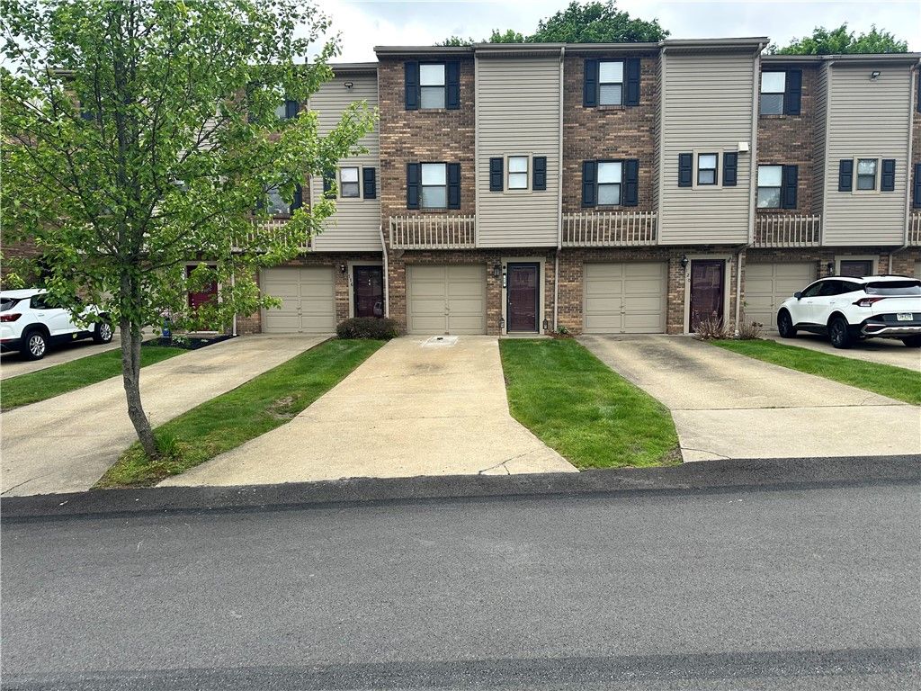 118 Forest Dr, Seven Fields Boro, PA 16046