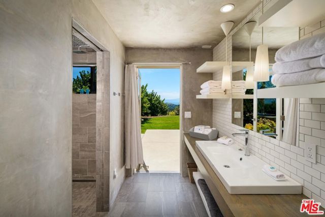 7401 Shepard Mesa Road, Carpinteria, CA 93013