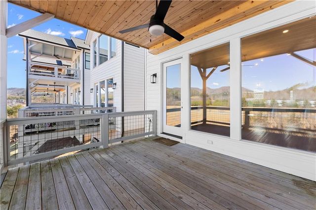 35 Cottonwood Street, Clayton, GA 30525