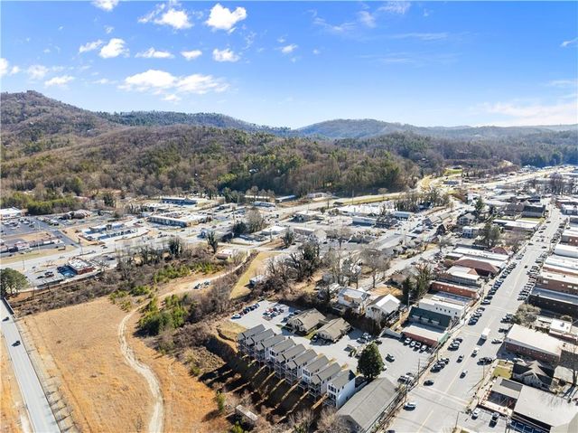 35 Cottonwood Street, Clayton, GA 30525