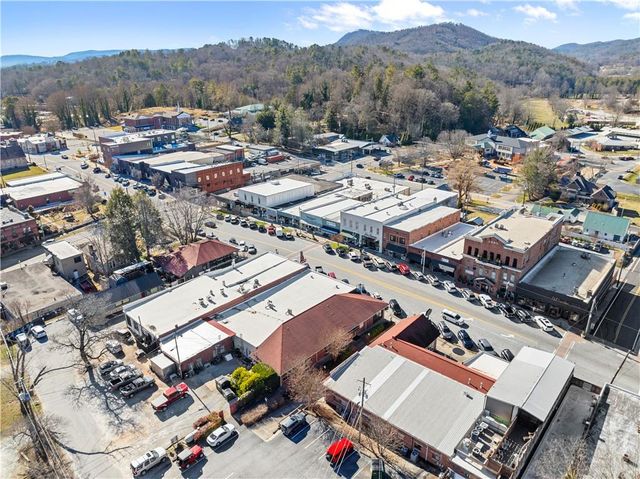 35 Cottonwood Street, Clayton, GA 30525