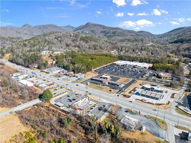 35 Cottonwood Street, Clayton, GA 30525