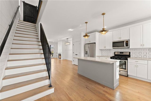 35 Cottonwood Street, Clayton, GA 30525