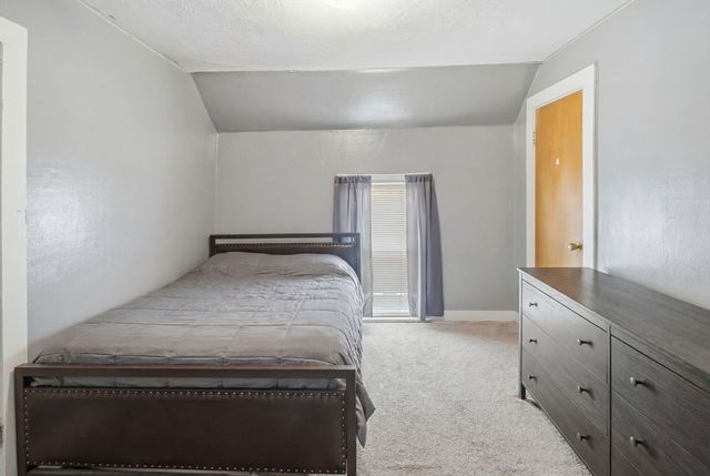 83 4th Ave, Woonsocket, RI 02895