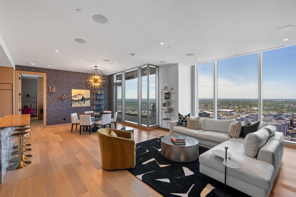 255 Hennepin Avenue 3204, Minneapolis, MN 55408 — exterior