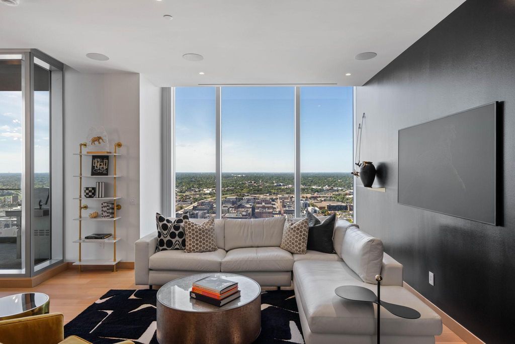 255 Hennepin Avenue 3204, Minneapolis, MN 55408 — photo 2
