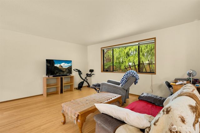 13014 SE 279th Place, Kent, WA 98030