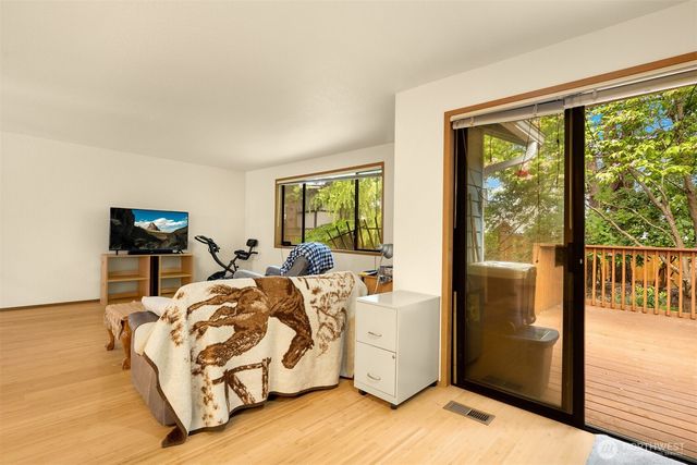 13014 SE 279th Place, Kent, WA 98030