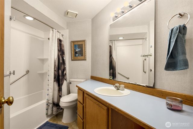 13014 SE 279th Place, Kent, WA 98030