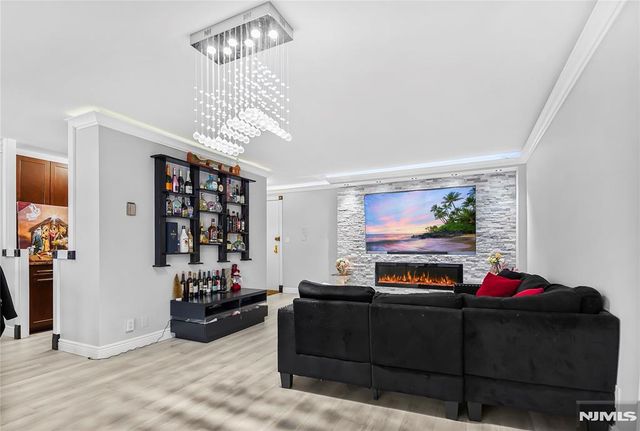 6600 Boulevard East 22J, West New York, NJ 07093