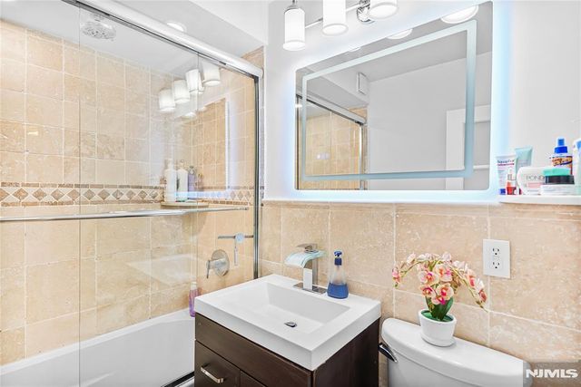 6600 Boulevard East 22J, West New York, NJ 07093