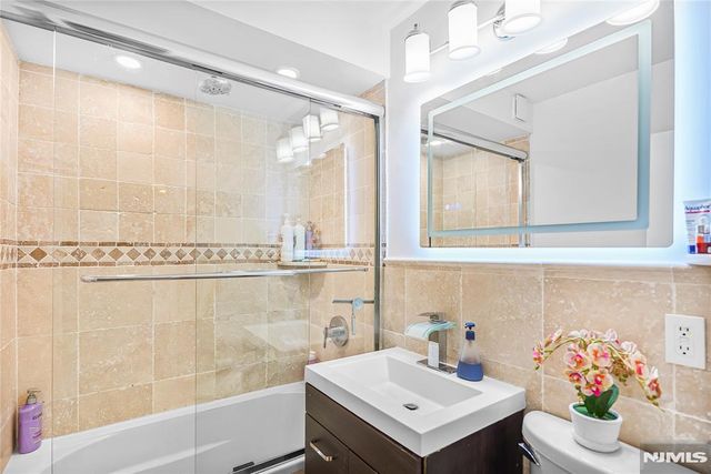 6600 Boulevard East 22J, West New York, NJ 07093