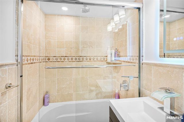 6600 Boulevard East 22J, West New York, NJ 07093