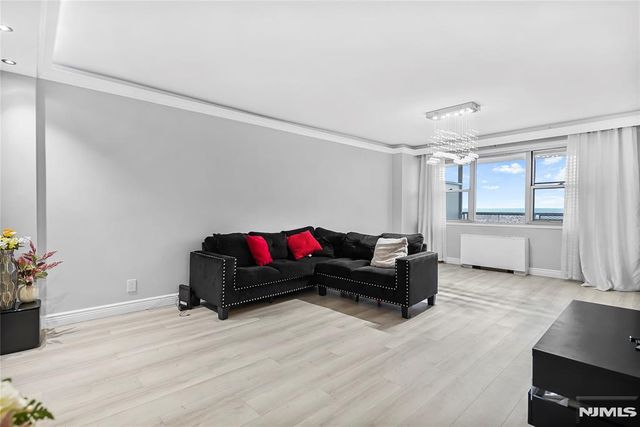 6600 Boulevard East 22J, West New York, NJ 07093