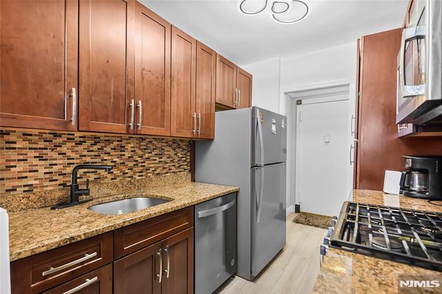 6600 Boulevard East 22J, West New York, NJ 07093