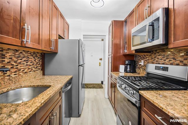 6600 Boulevard East 22J, West New York, NJ 07093