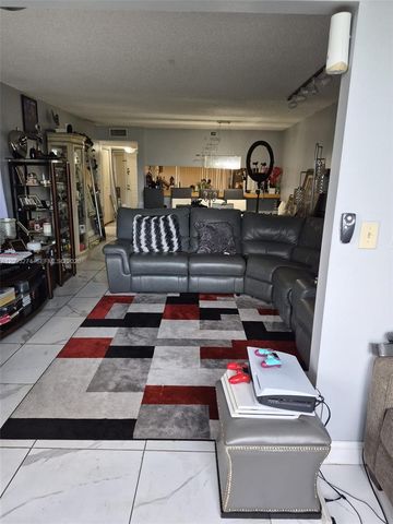 8010 Hampton Boulevard 301, North Lauderdale, FL 33068