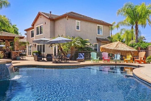 365 Charles Swisher Ct, Fallbrook, CA 92028