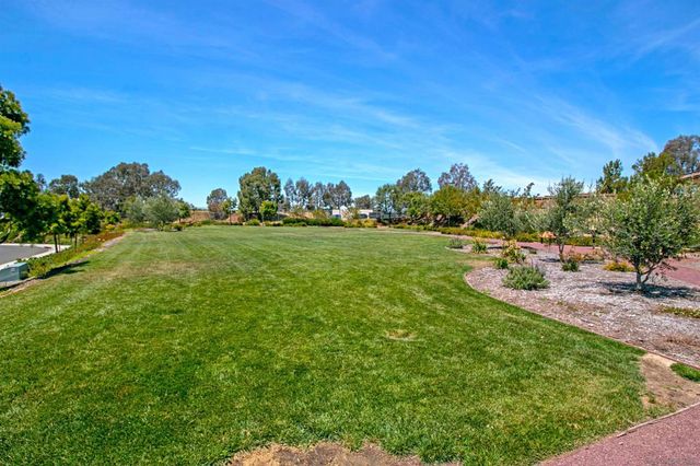365 Charles Swisher Ct, Fallbrook, CA 92028