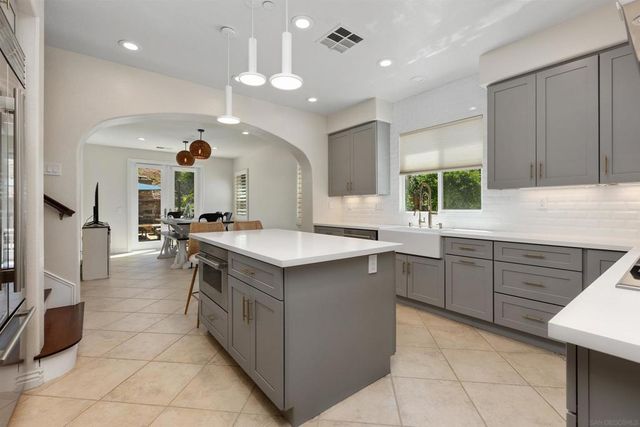 365 Charles Swisher Ct, Fallbrook, CA 92028