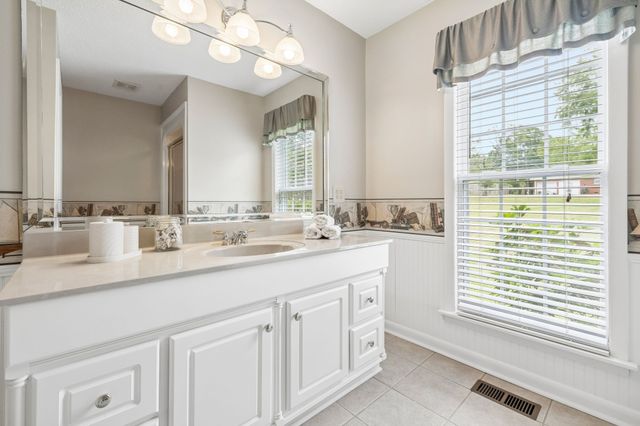 229 Grandview Dr, Old Hickory, TN 37138