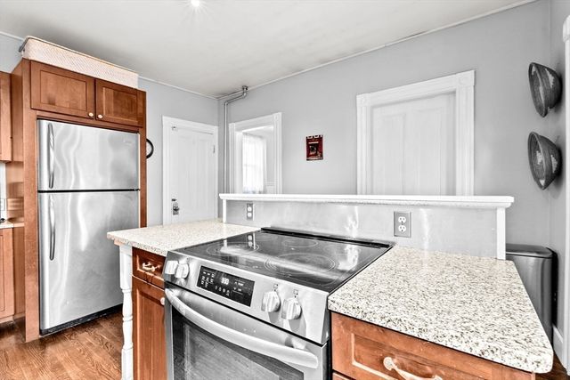 14-16 Cottage Pl 14, Newton, MA 02465