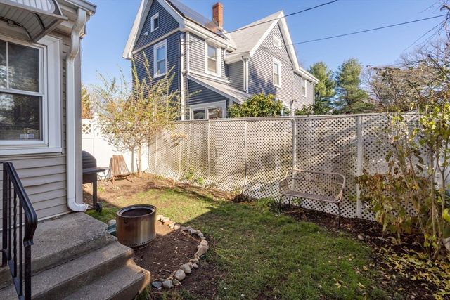 14-16 Cottage Pl 14, Newton, MA 02465