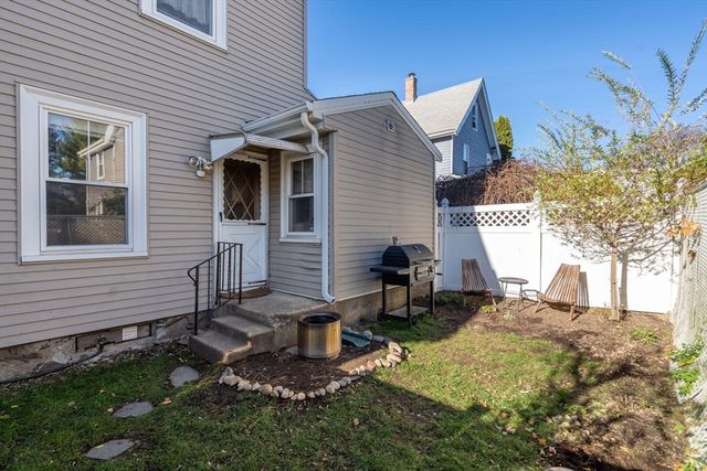 14-16 Cottage Pl 14, Newton, MA 02465